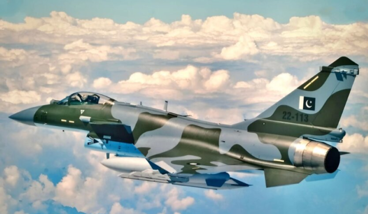 Китайський J-10C переміг французькі Rafale
