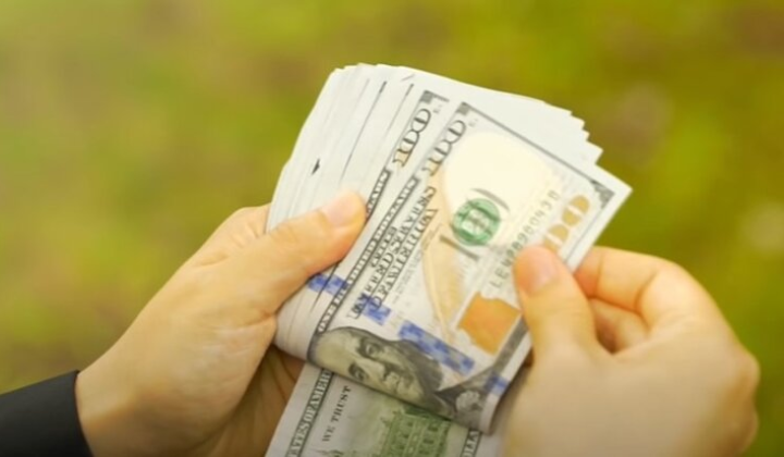 Долар та євро на графіку