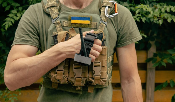 Зображення контракту 18-24 за межами