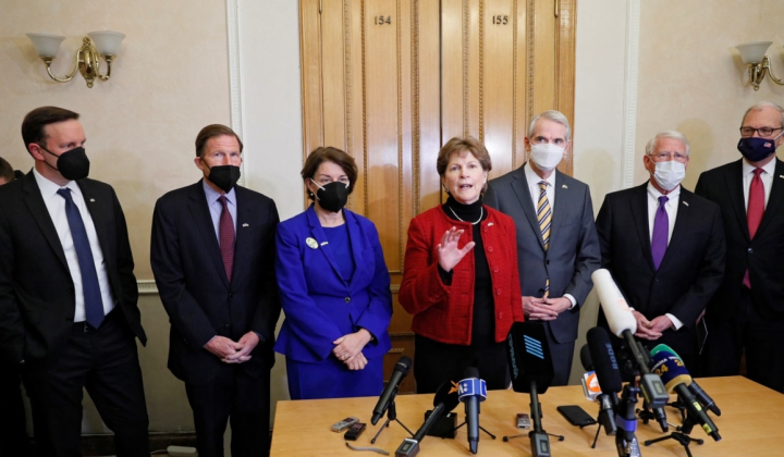 Сенатори США прибули в Україну