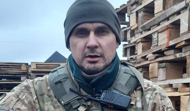 Олег Сенцов і волонтери у подяках