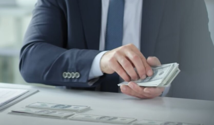 Доллар рвется к новой отметке: украинцам спрогнозировали, как изменится курс валют