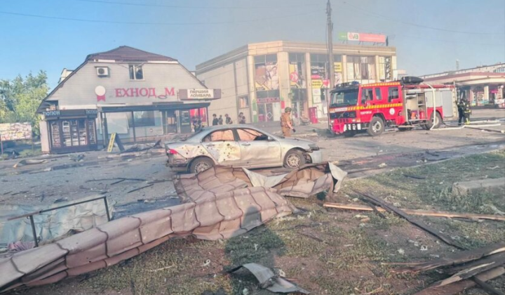 Обстрел торгового центра в Доброполье