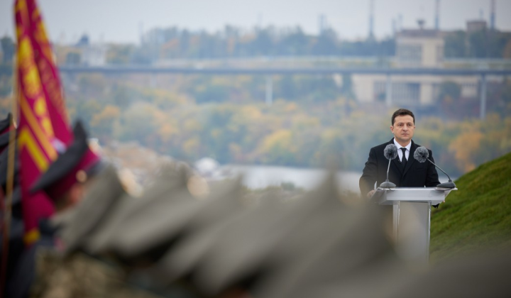 Портрет Владимира Зеленского в военной форме