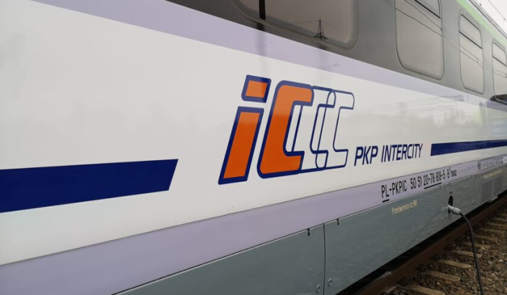 Польща надає транспортні послуги безкоштовно