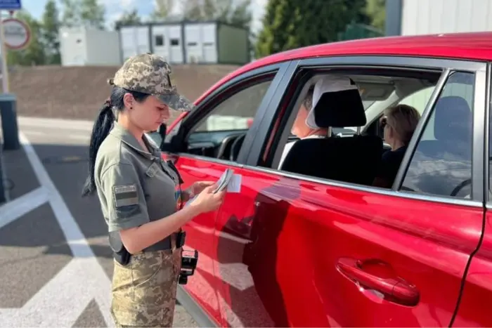 Працівники оформлюють відпустку за кордон