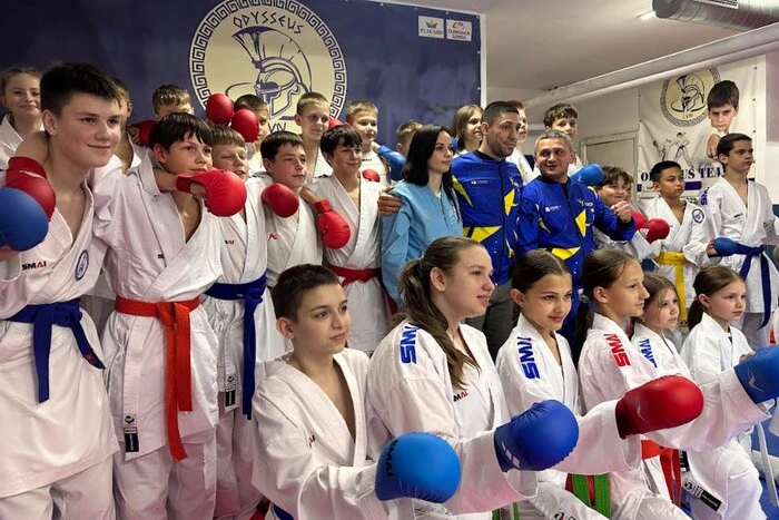 Василь Костюк поддержал детскую сборную Украины по карате