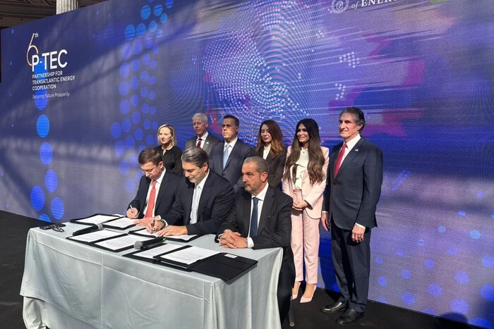 Україна отримує газ зі США через Грецію