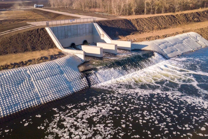 Город Николаев затоплен водой