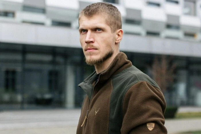 Вояк пояснює заяву перед журналістами