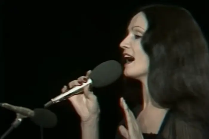 Зображення легендарного поета-пісняра Ротару