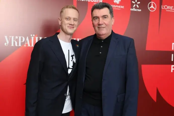 Данилов на банкете после долгого отсутствия