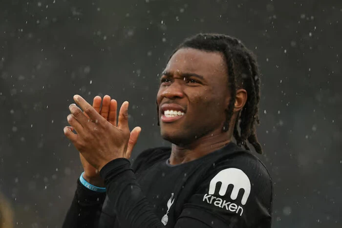 Футболіст Тоттенгему погрожували пістолетом