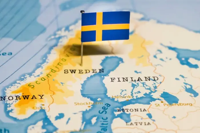 Изображение мигрантов, возвращающихся домой