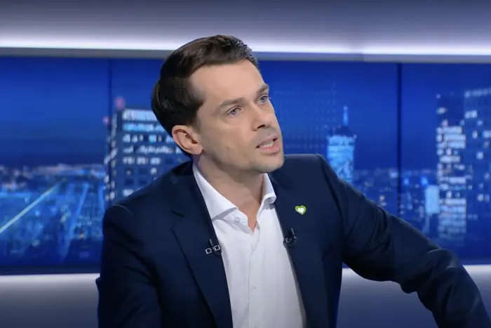 Польський урядовець розмовляє з українськими представниками