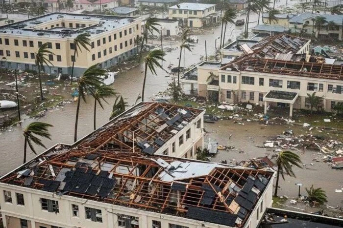 Шторм на Ямайці зменшився до 4 рівня