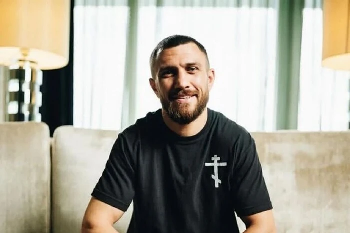 Ломаченко забирает титул в бою со Стерненком