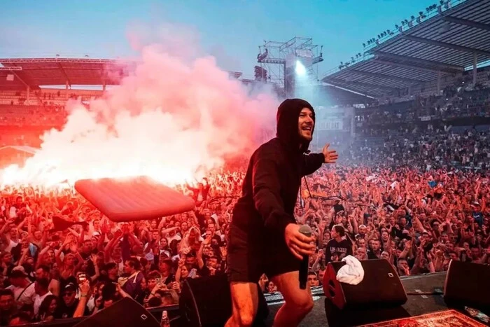 Польша приостановила депортацию украинцев на концерте