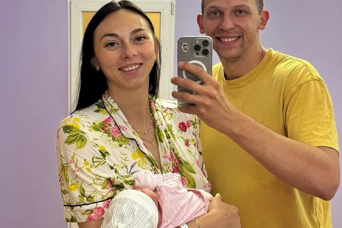 Призерка Олимпиады-2024 с дочкой