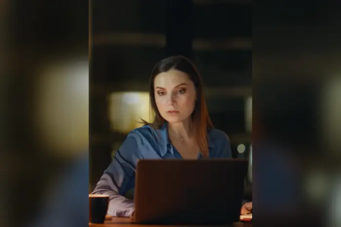 Antonina Khizhnyak in a role in the White House