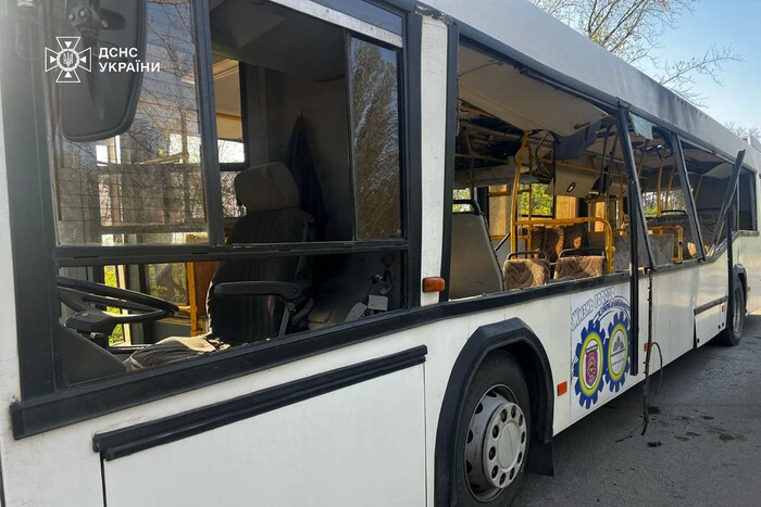 Дрон атакует автобус, погибли и ранены