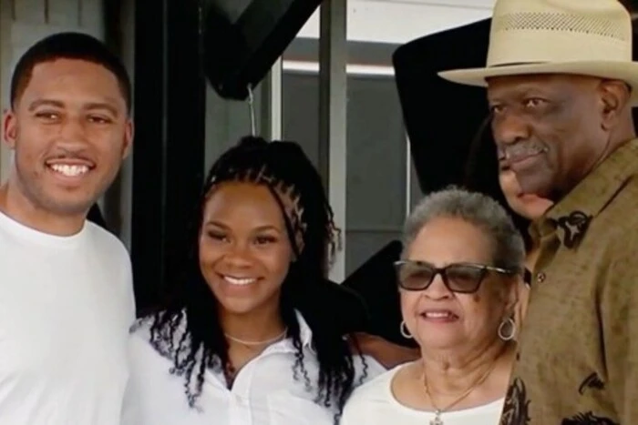 Девочка в семье американца