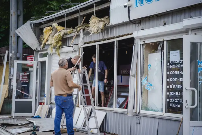 Рятувальні роботи на місці аварії