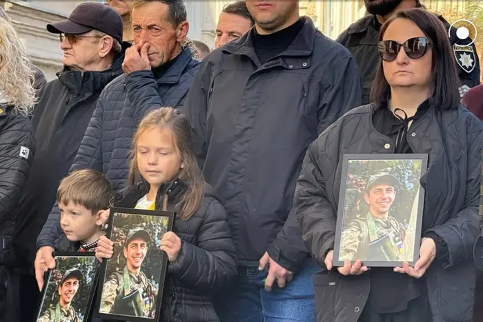 Дочь убитого языковеда пишет книги