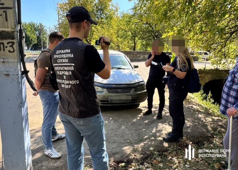 Прикордонник затриманий за переправлення ухилянтів