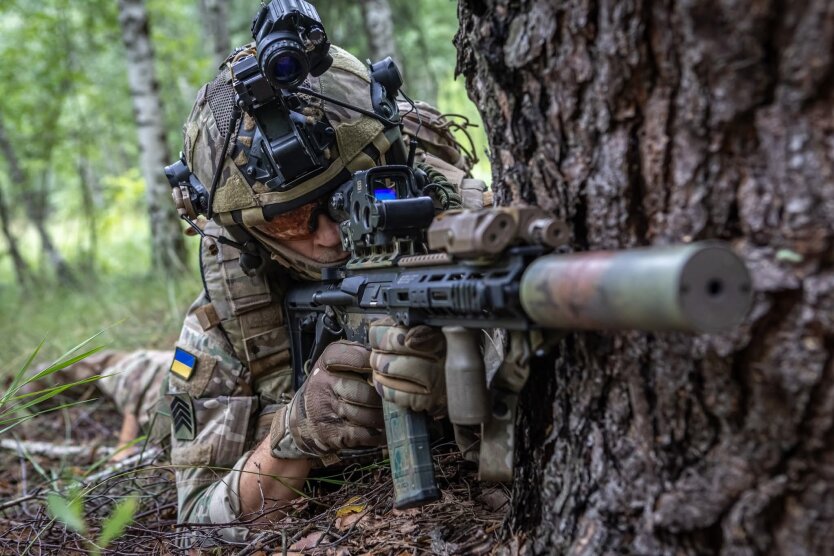 Росіяни намагаються обійти українські позиції на Лиманському напрямку