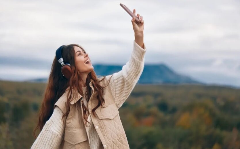 Логотип Київстар на фоні зірок