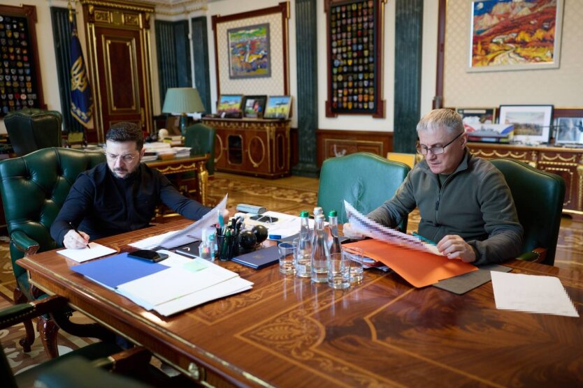 Зеленский поручает СВР остановить теневой флот РФ