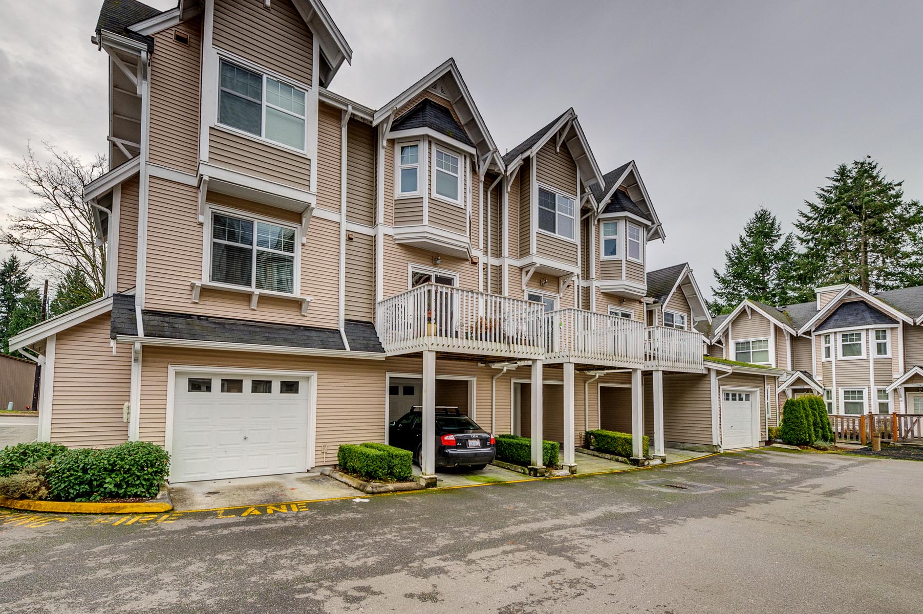 Таунхаус, кондо, многоквартирный дом: Как выбрать наиболее подходящий тип жилья?