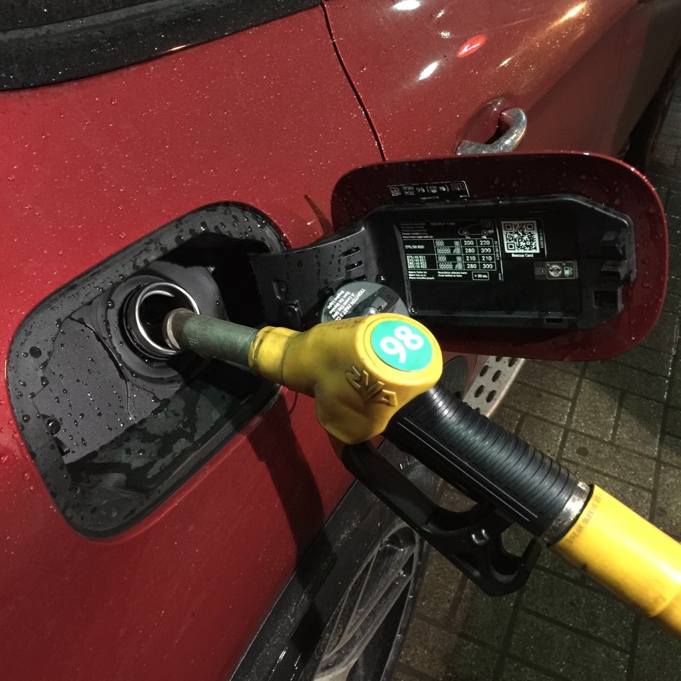 Выпуск бензина А-98 и жидкости AdBlue