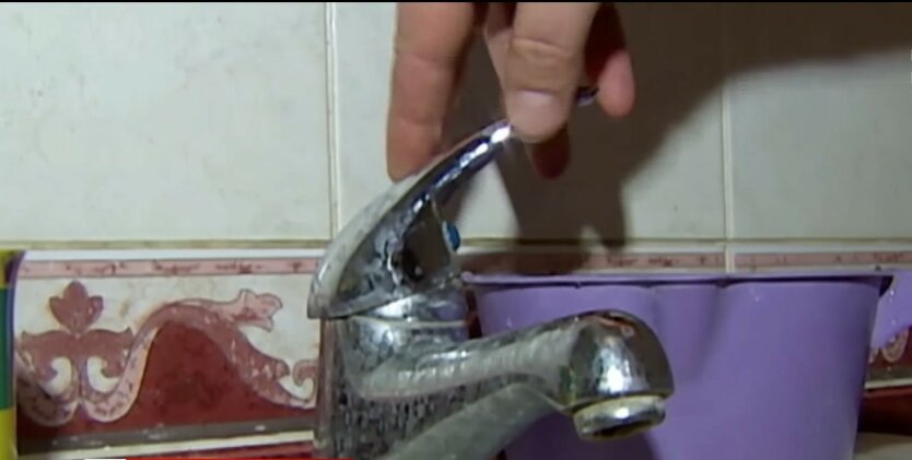 Расписание отключения воды в Киеве и Харькове