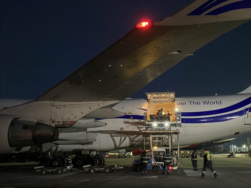 Приостановление помощи Украине