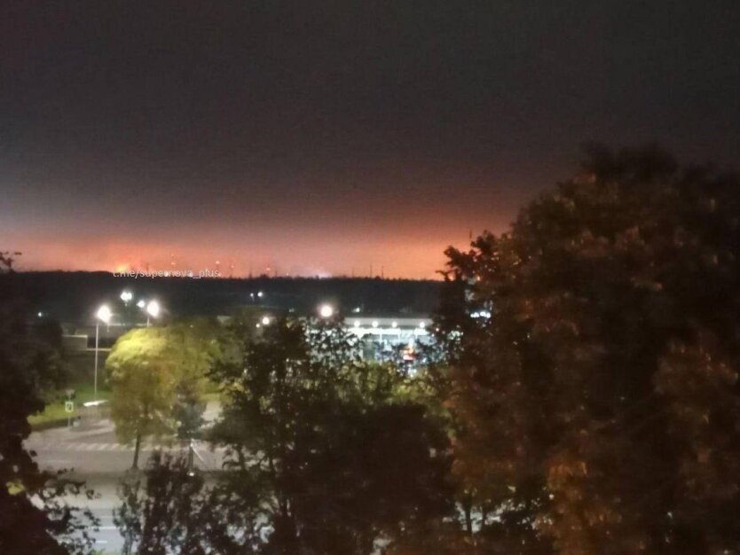 Пожежа на російському НПЗ після атаки