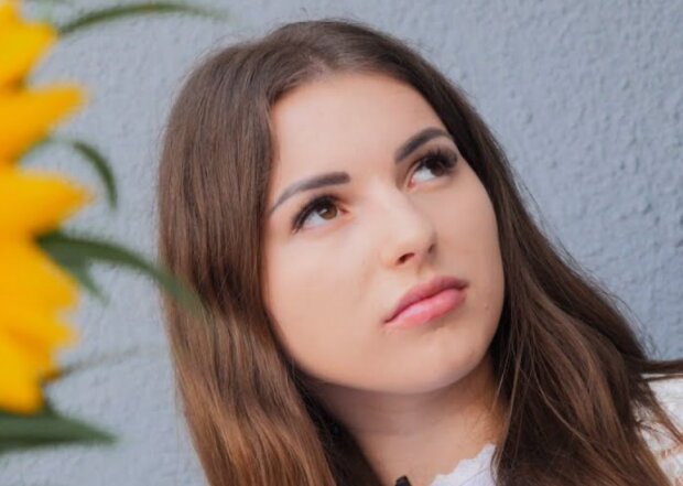 Донька Кузьми печалиться про його смерть