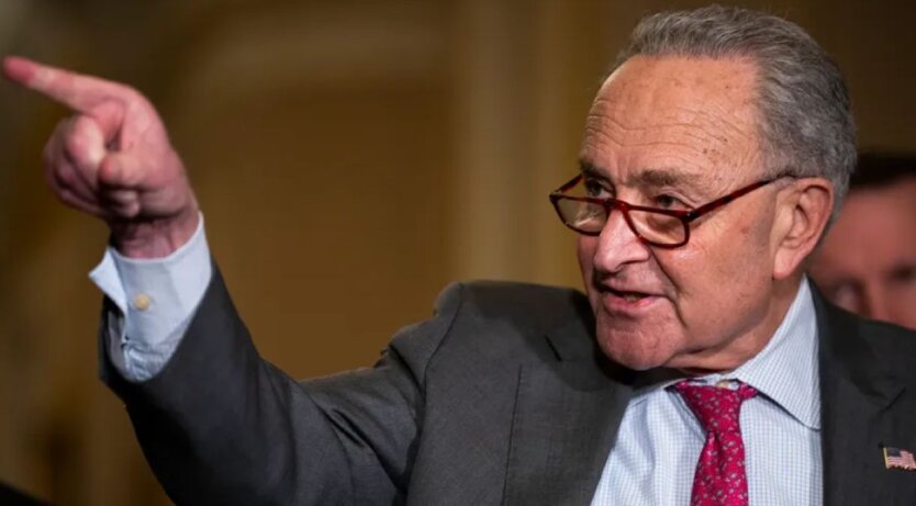 Демократия под угрозой: Шумер обвинил Трампа в конституционном кризисе в США