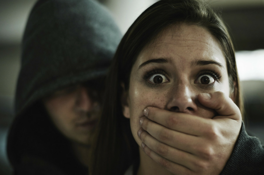 Паспорт украинца обещают обменять на красную книгу