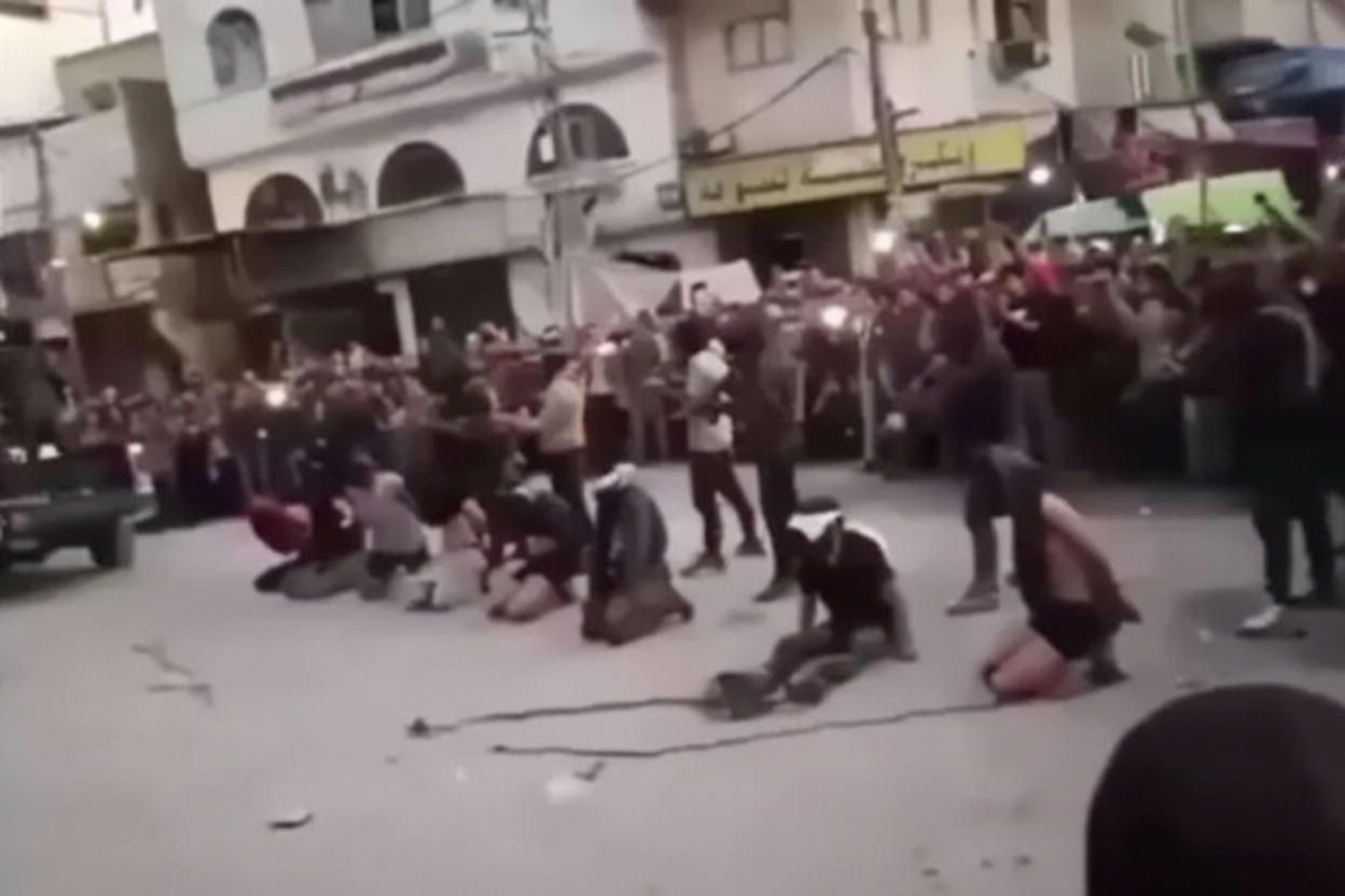 Публичная казнь в Газе после вывода израильских войск