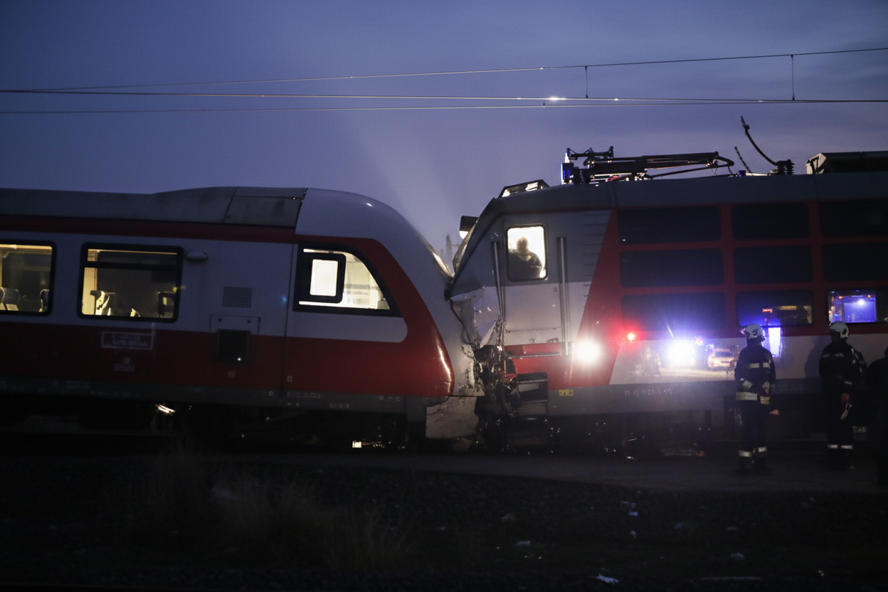 Потяги зіткнулися в Словаччині: багато постраждалих