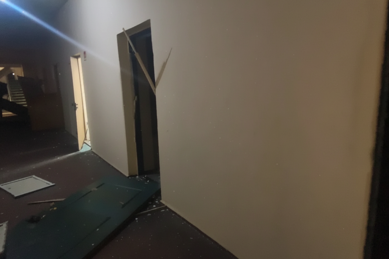 Пошкоджена будівля регіональної редакції Суспільного