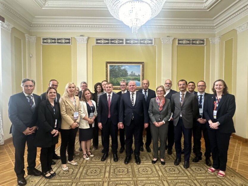 Обсерваційна комісія готує нові заходи проти Росії