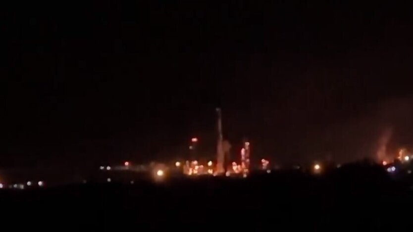 Удар по Саратовскому НПЗ и Луганской области