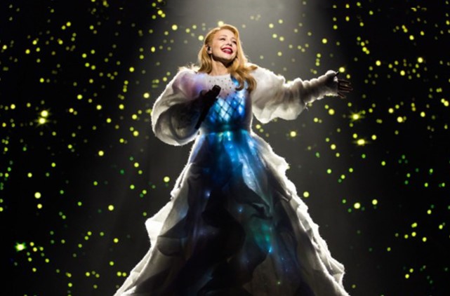 Выступление Тины Кароль, Насти Каменских и The Hardkiss на концерте Щедрик