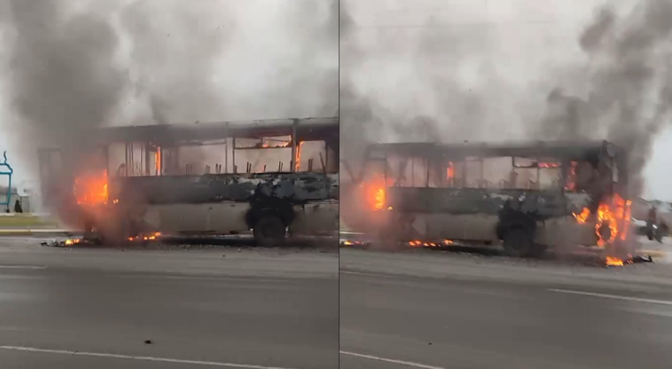 Пассажирский маршрутка во пламени