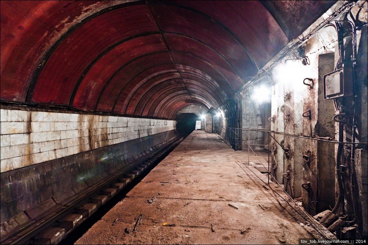 Станція-примара “Львівська брама” в Києві