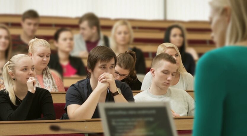 Грант и контракт в руках